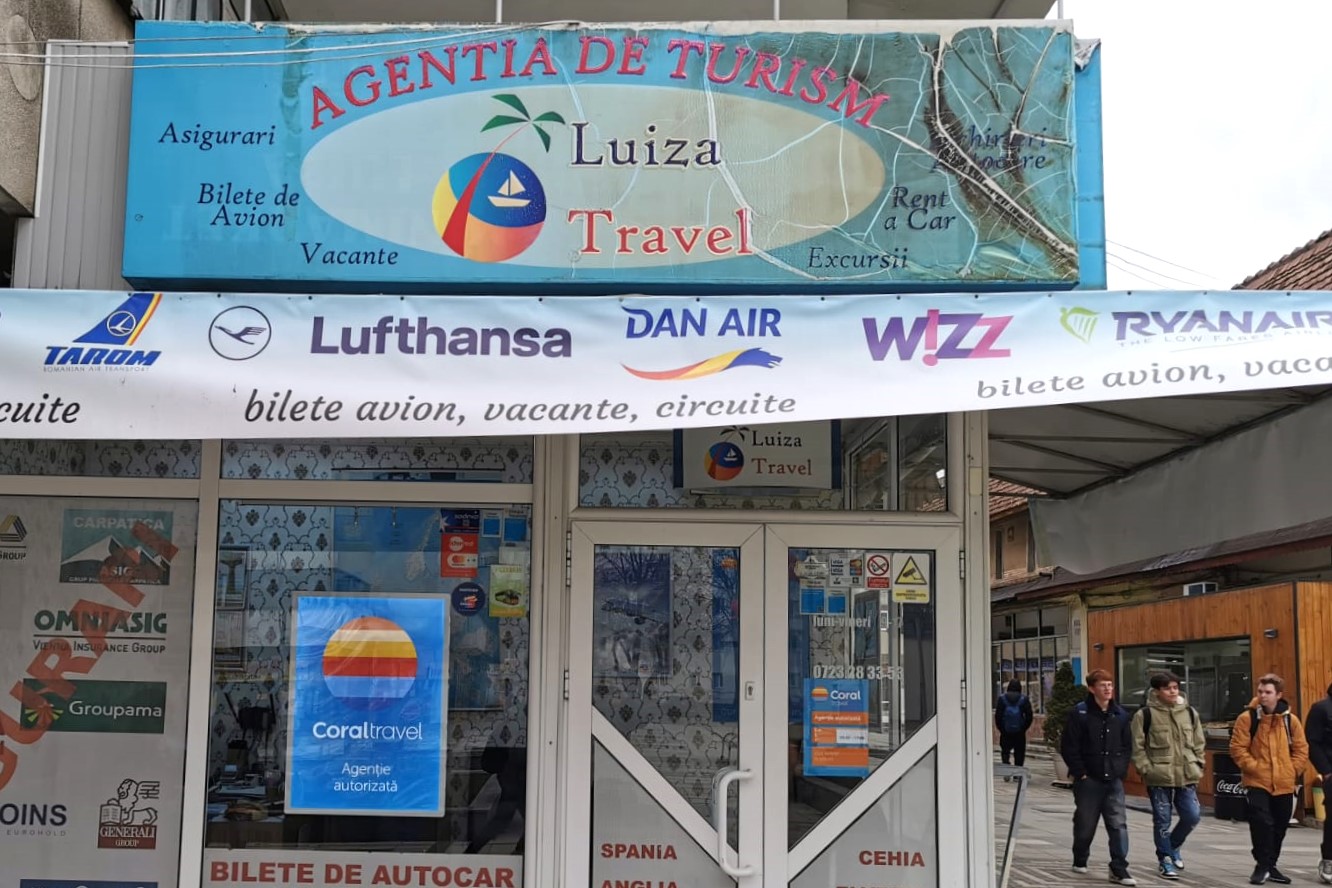 LUIZA TRAVEL