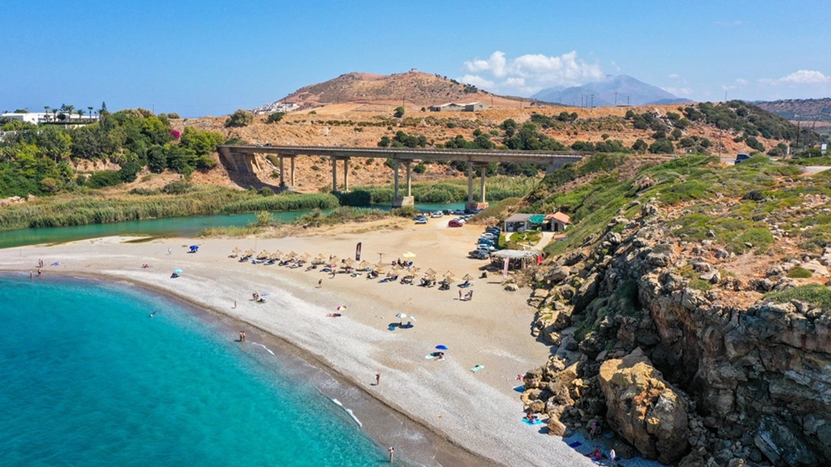 Imagine cu plaja in Rethymno