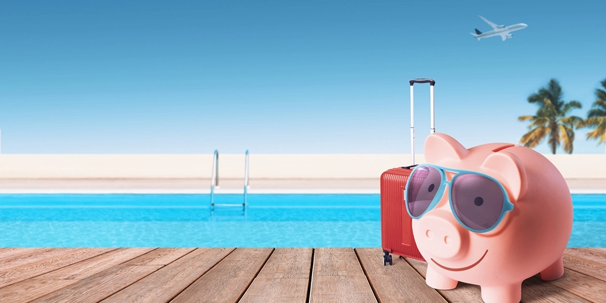 Imagine cu pusculita sugereaza vacanta ieftina