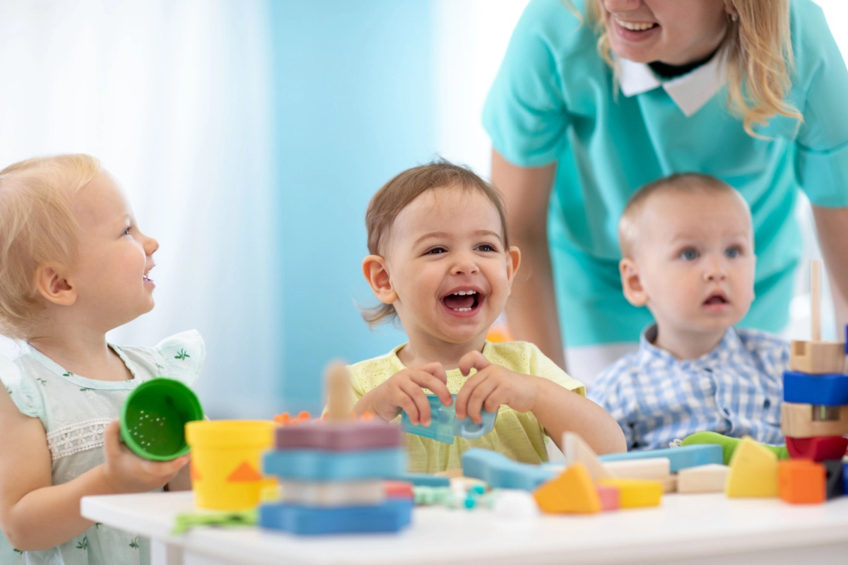 programe educative si distractive oentru copii mici si mari