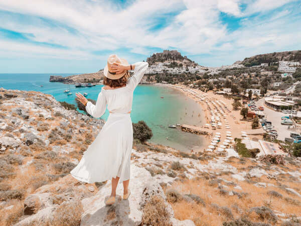 Petrecerea burlăcițelor în Grecia: ghidul complet pentru un sejur perfect între fete