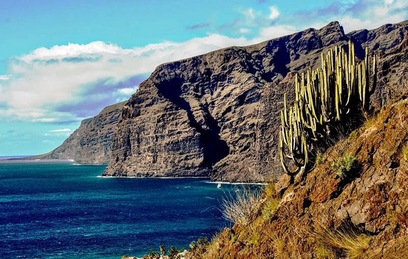 Stâncile Los Gigantes, Tenerife, Spania